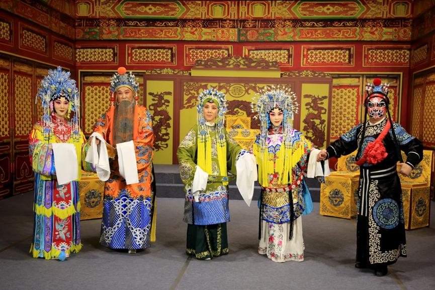 中国教育电视台播出万象城音乐系制作的电视戏曲片