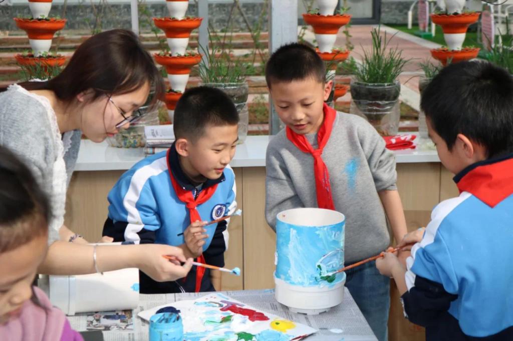 美院匠心绘书香，共启路北外语实小科探阅读之旅