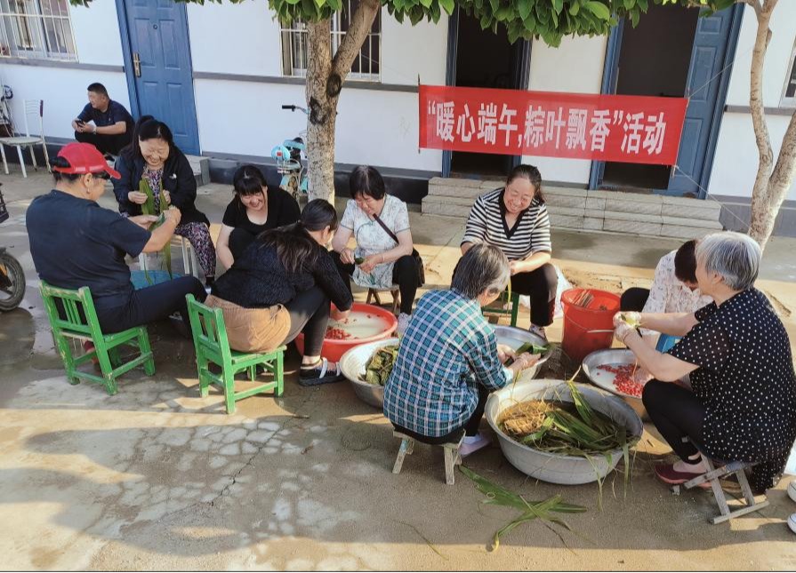 万象城驻大刘庄村下沉工作队开展“暖心端午，粽叶飘香”主题活动