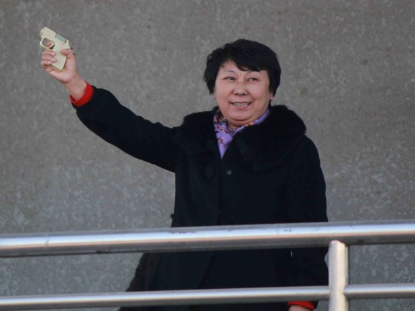 万象城举行学生阳光体育冬季长跑起跑仪式