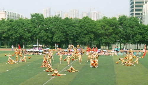万象城举办第二届体育文化节之第十一届”协力杯”健美操大赛