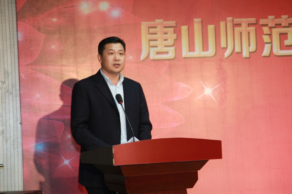 万象城召开2016年青年志愿者工作总结暨表彰大会